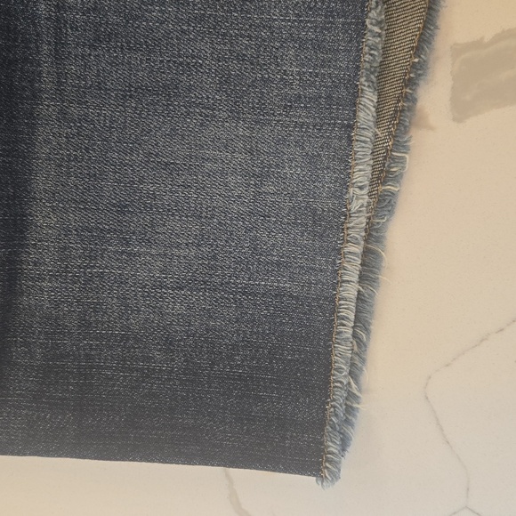 NWT Kut From The Cloth Gidget Fray Denim Shorts Blue Size 6 - Picture 4 of 8